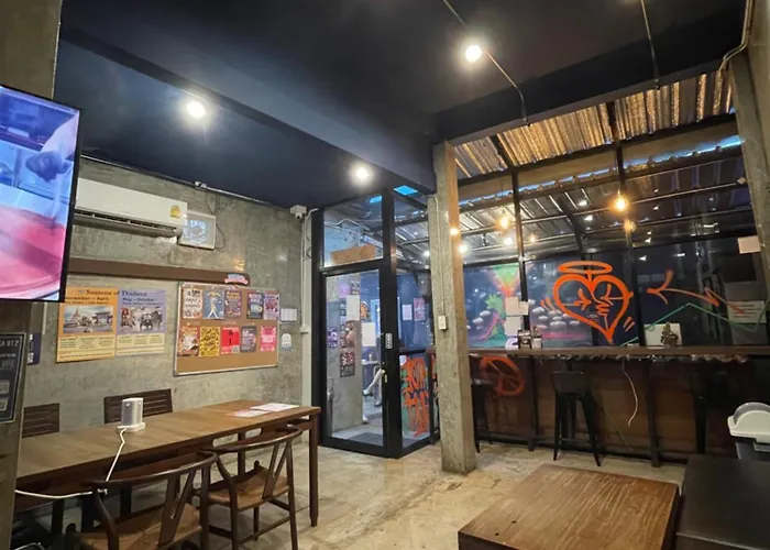 Area81 Hideout Khaosan *