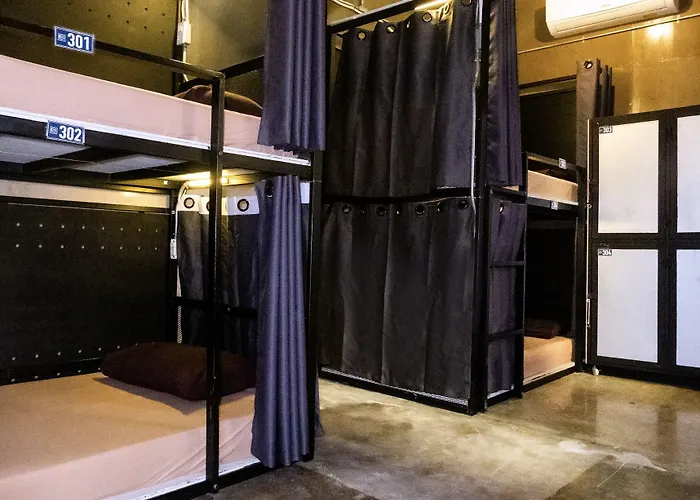 Albergue Area81 Hideout Khaosan